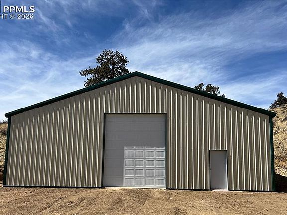 4th image of 697 Summit Rd