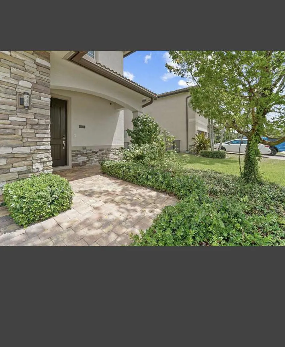 7075 Limestone Cay Rd — Photo 3