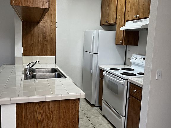 4th image of 4454-6 Cherokee Ave
