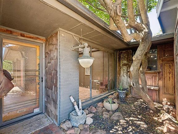 4th image of 2721 NW 109th Ter