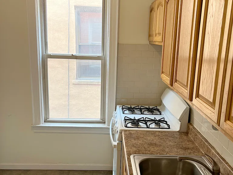 30-75 44th St #2R — Photo 9
