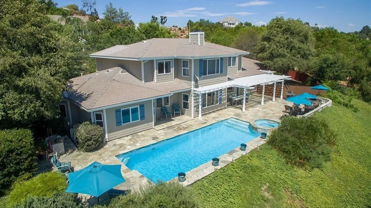 Building Photo - 39689 Granja Ct