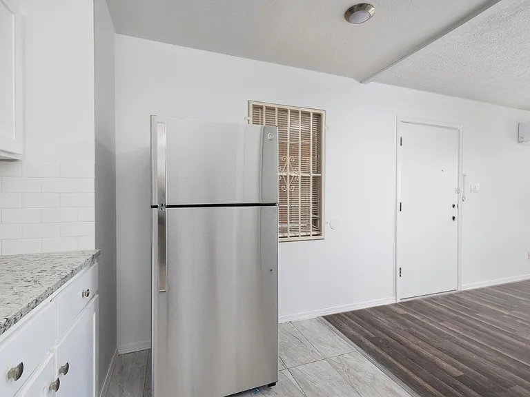 1201 N St Vrain Street — Photo 11
