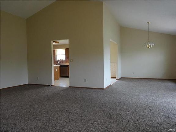 3rd image of 6839 Amanda Lynn Dr