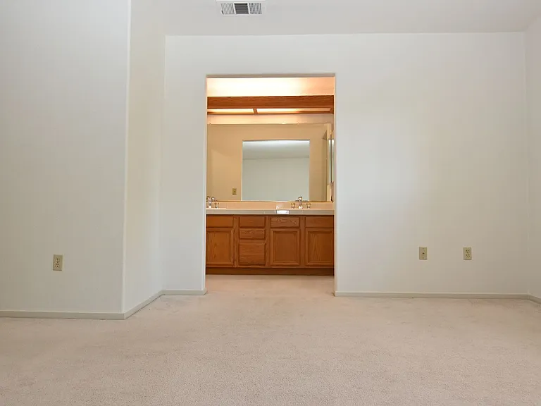 1105 Vista Pointe Cir — Photo 16
