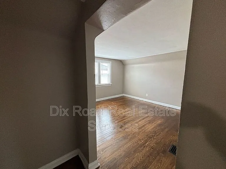 233 Niagara Ave #RIGHT — Photo 9