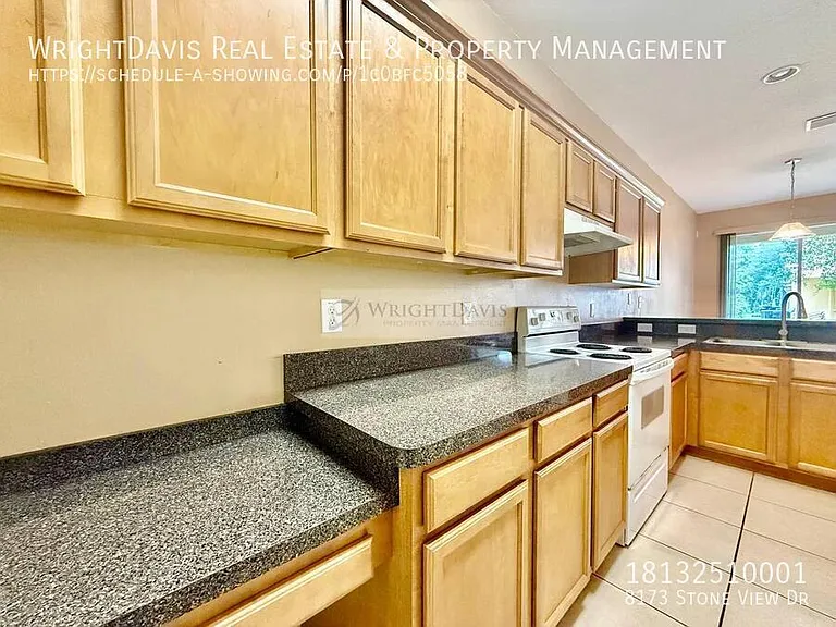 8173 Stone View Dr — Photo 8