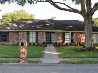 102 Thornwood Cir, Lafayette, LA 70503