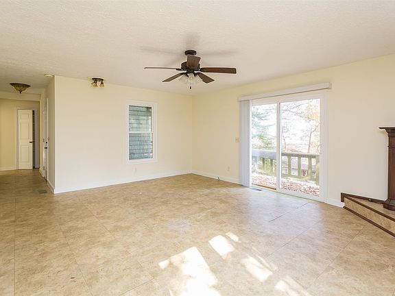 5th image of 511 Flower Dr