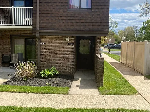 4201 Delaire Landing Rd #201, Philadelphia, PA 19114