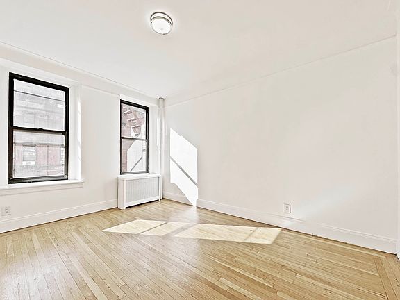2nd image of 215 E 25th St APT 3