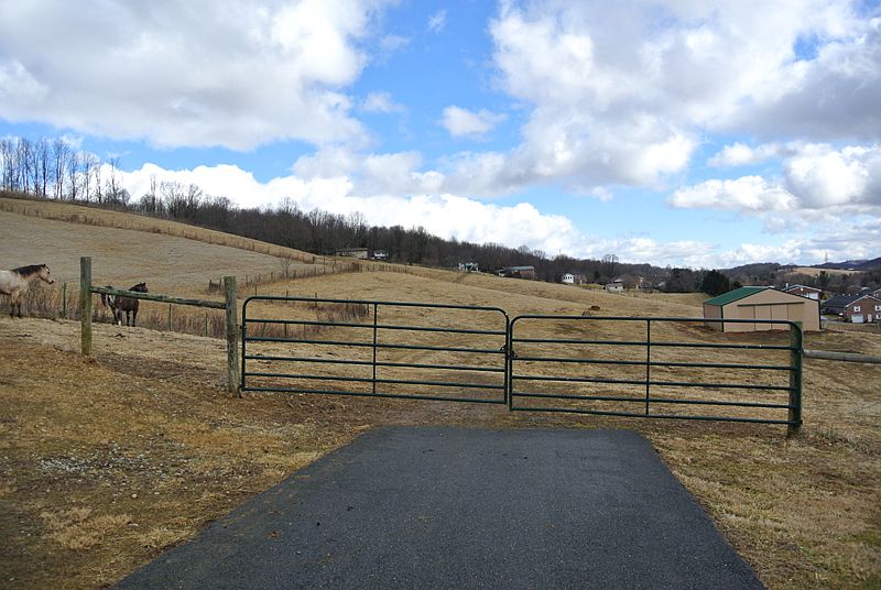 1st image of 15489 Porterfield Hwy