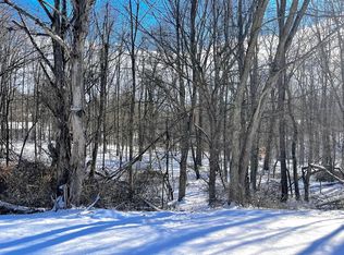 320 Woodlawn Cir, Howard, OH 43028