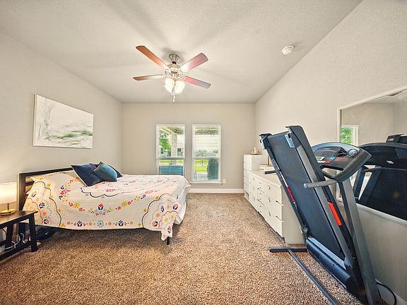 5th image of 601 Fair Springs Dr