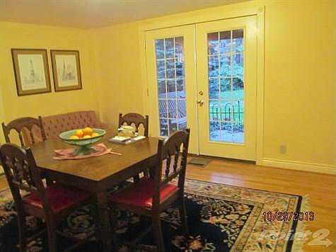 6654 Clark, diningrm patio doors