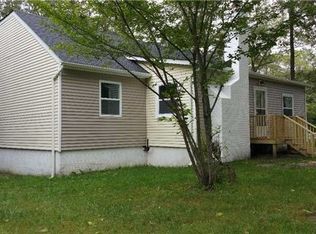 101 Seymour Ln, Medford, NY 11763