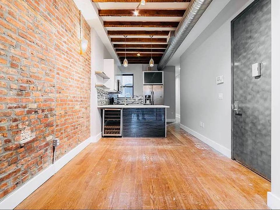 1st image of 405 Suydam St APT 1L