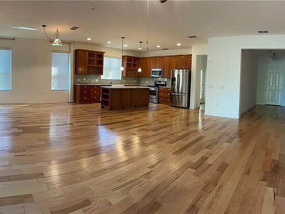 4th image of 109 Casavista Dr