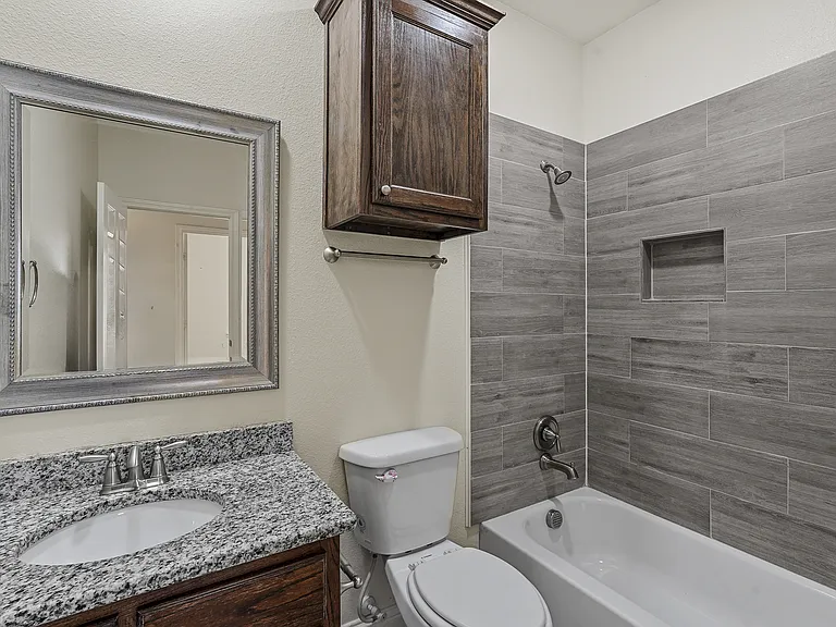 2103 Oliver St — Photo 13