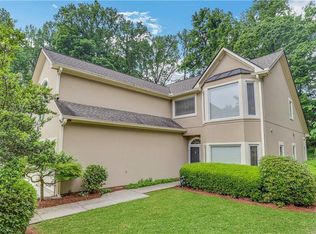 5609 Brooke Ridge Dr, Atlanta, GA 30338