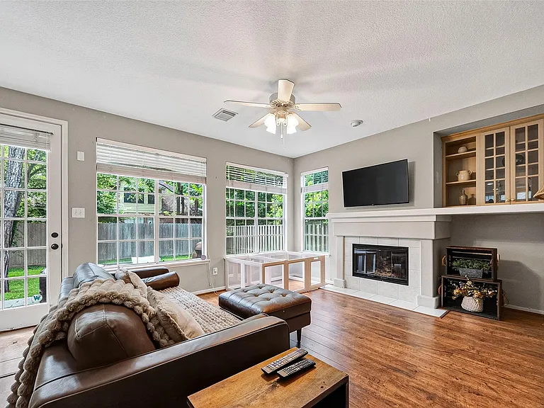 150 Wisteria Walk Cir — Photo 26
