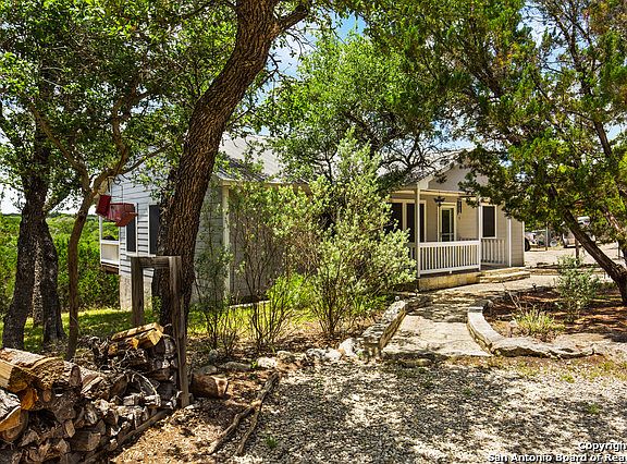 3rd image of 1324 Deer Forest Dr
