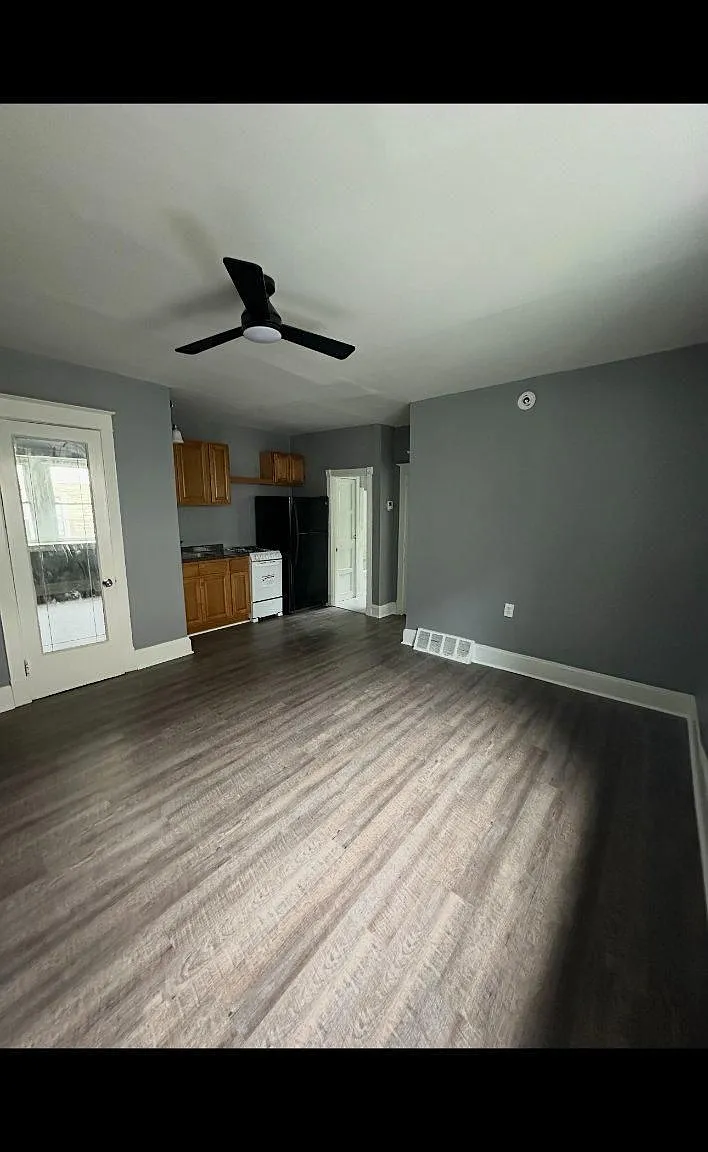 1 bed, 1.0 bath, 650 sqft, $1,050 — Photo 4
