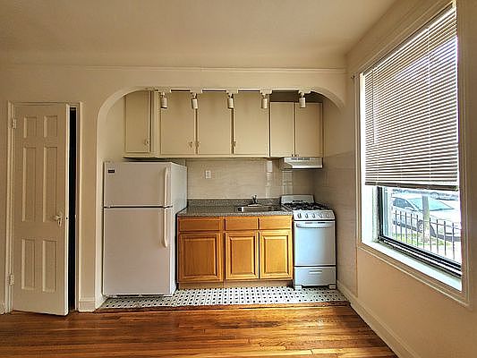 1st image of 4816 30th Ave APT 1