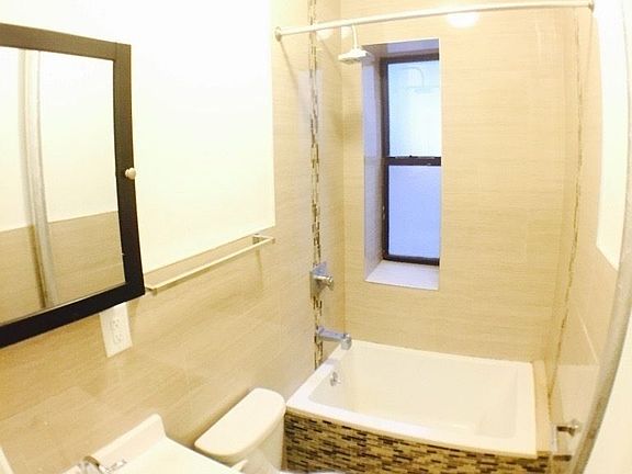 4th image of 324 Montgomery St #4A
