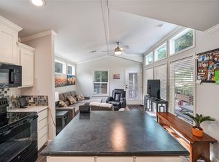 220 Pine Bluff Rdg, Springtown, TX 76082