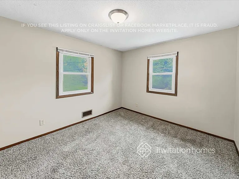 8427 Northern Dr — Photo 16