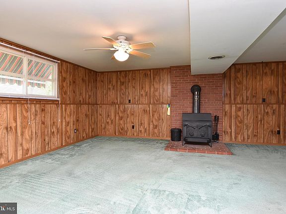 4th image of 18201 Hickory Ln