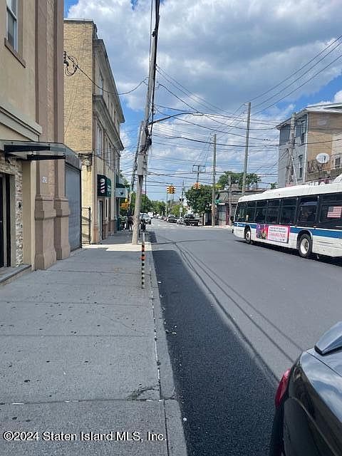 2nd image of 300 Broadway