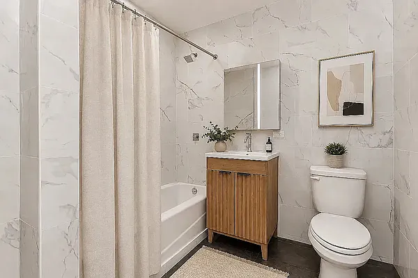 Bathroom, photo 1