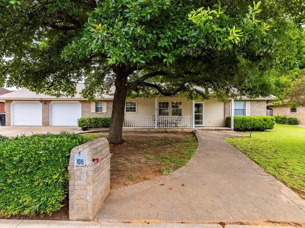 108 Frederick Rd, Fredericksburg, TX 78624