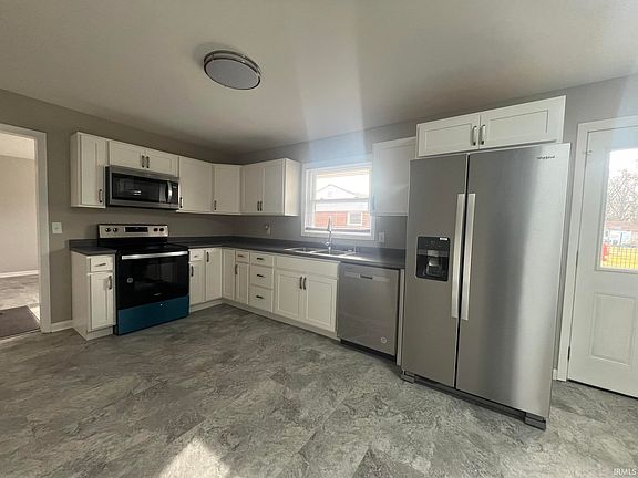 3rd image of 125 Millcreek Dr