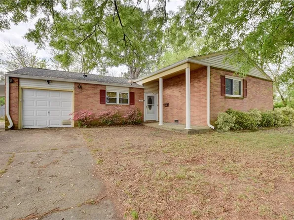 50 Banister Dr, Hampton, VA 23666