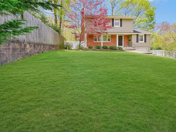 3 Puritan Path, Port Jefferson, NY 11777