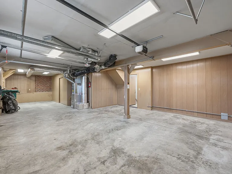 435 Alhambra Rd — Photo 19