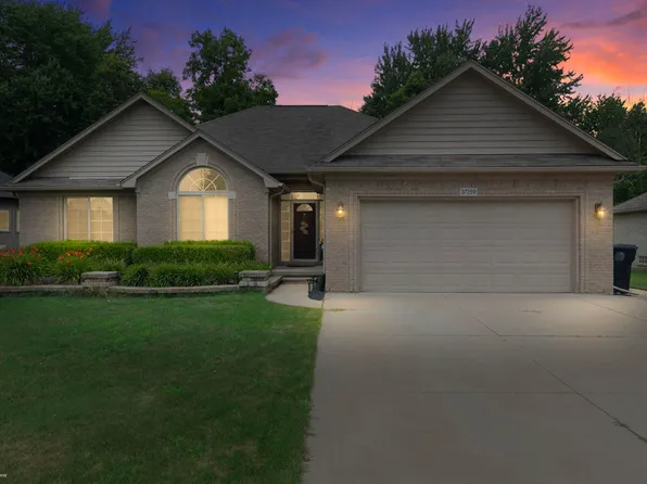 37259 Willow Creek Ln, New Baltimore, MI 48047