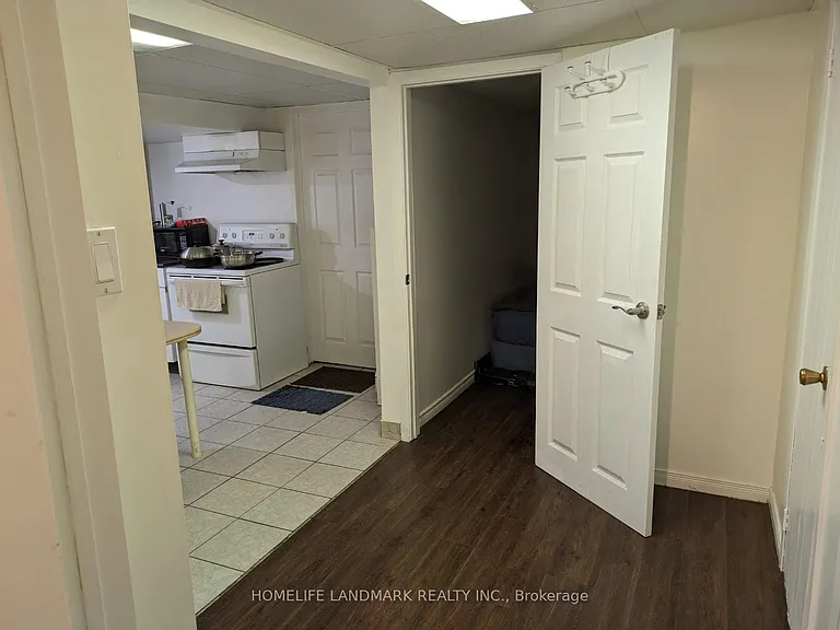 81 Clydesdale Dr #LOWER — Photo 7