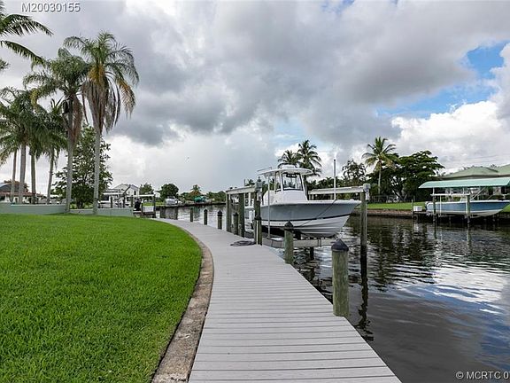 4th image of 1887 SW Mooring Dr