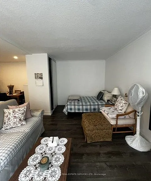 18 Anglesey Blvd #204 — Photo 5