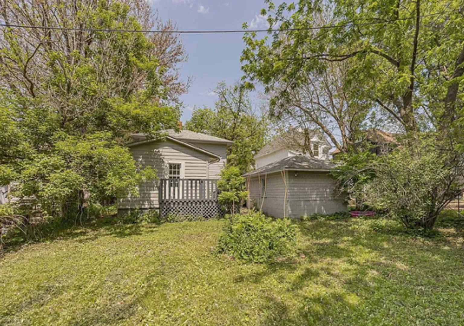 4 Bedroom 2 Bathroom Home in Sioux Falls — Photo 2