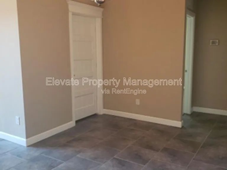 2214 Kintyre Rd — Photo 8
