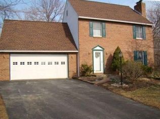19 Cotswold St, Danville, PA 17821