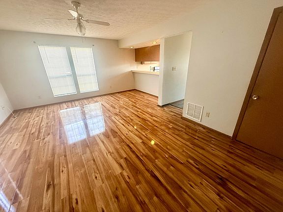 5th image of 811 Crofton Pl