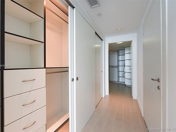 5th image of 200 Biscayne Boulevard Way APT 4407