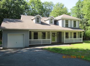 224 Ravenhill Rd, Tamiment, PA 18371