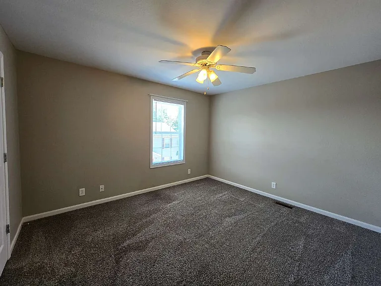 248-2B Executive Ave — Photo 4